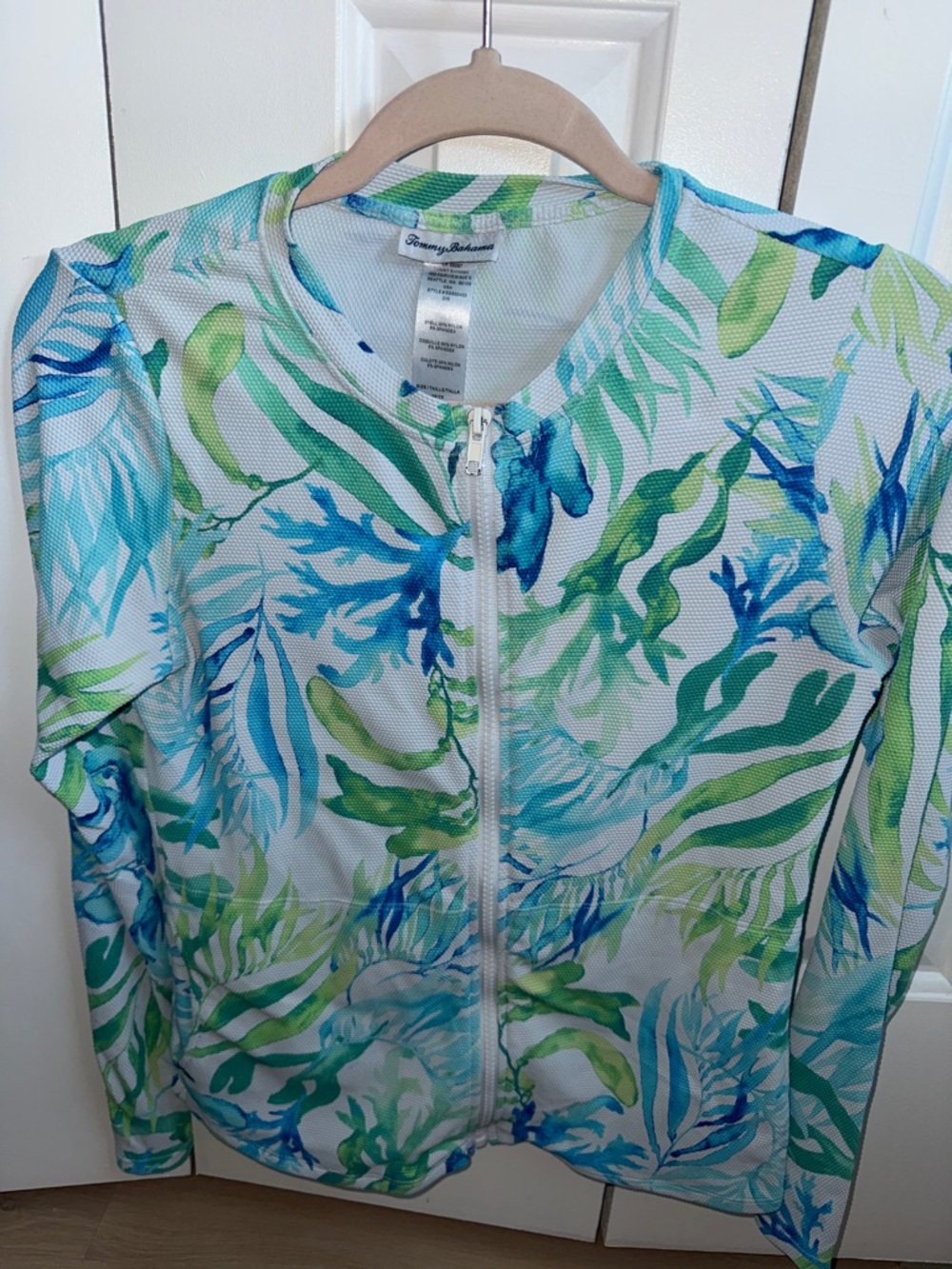 Tommy Bahama Full-Zip Rash Guard
Island Cays